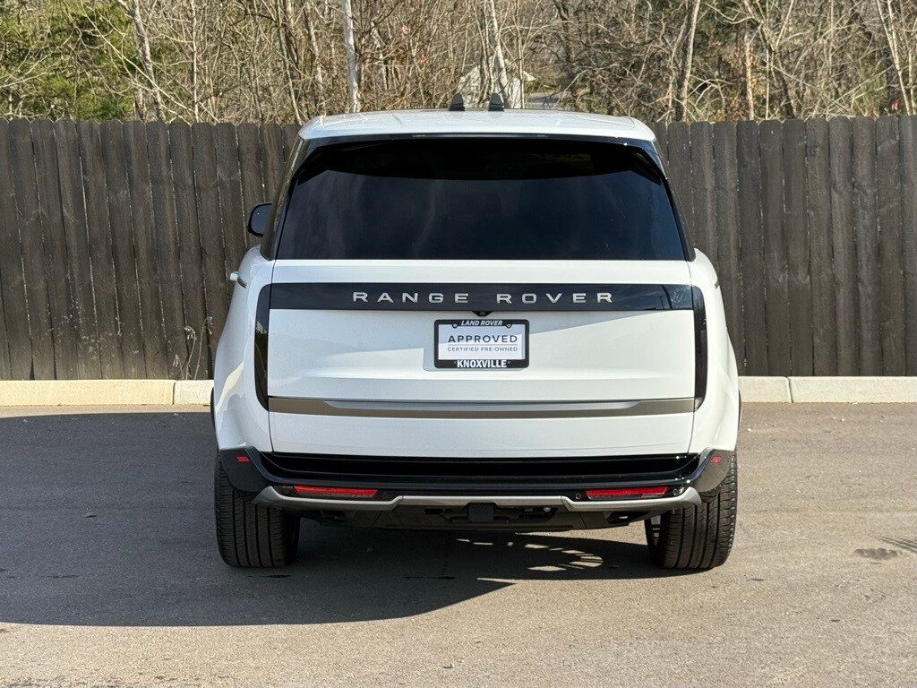 2024 Land Rover Range Rover SE photo 3