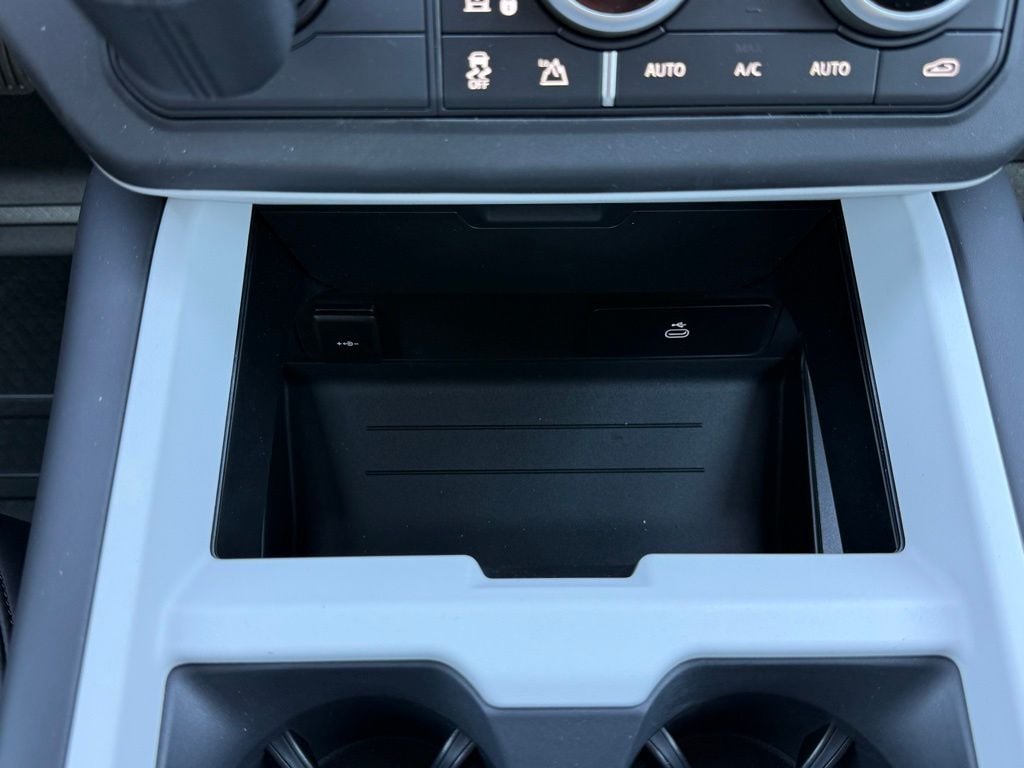 2026 Land Rover Defender X-Dynamic SE - Photo 21