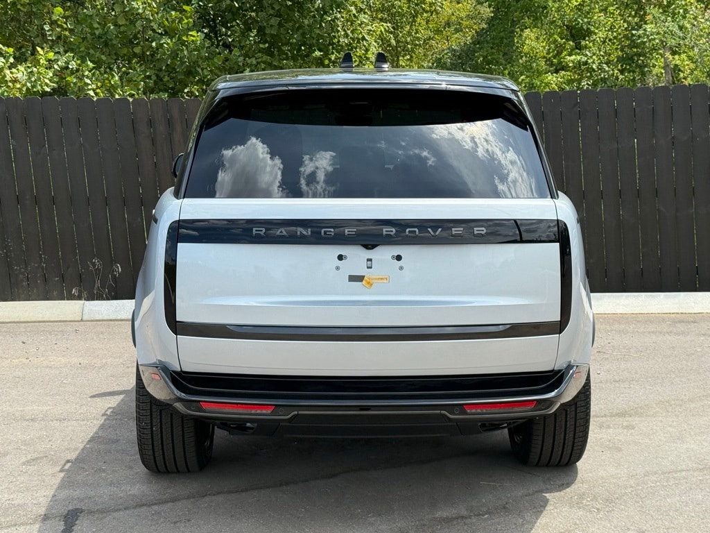 New 2025 Land Rover Range Rover SE Phev SUV
