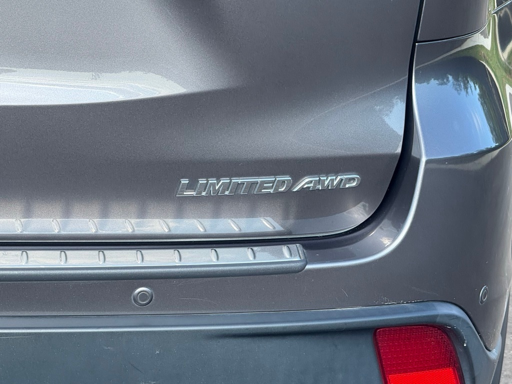 2015 Toyota Highlander Limited photo 4