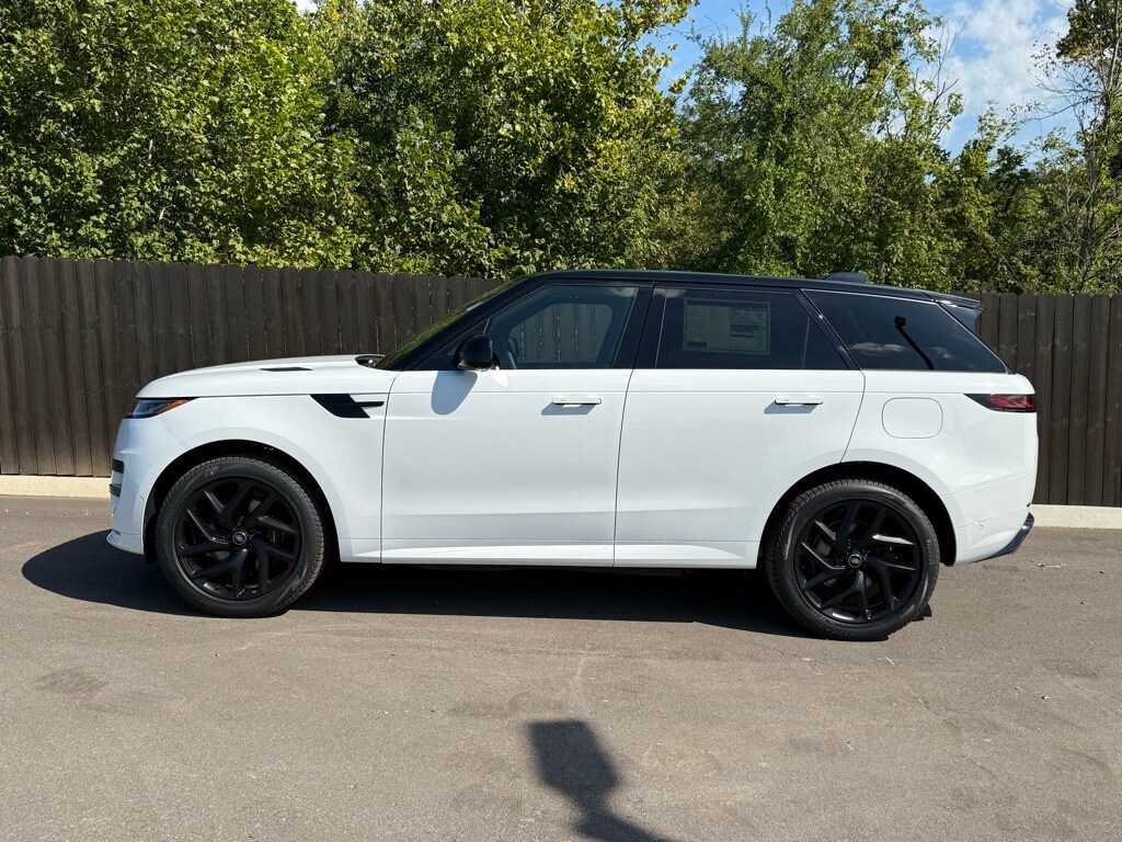 2025 Land Rover Range Rover Sport SE photo 2