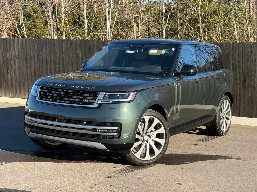 2025 Land Rover Range Rover SE's photo