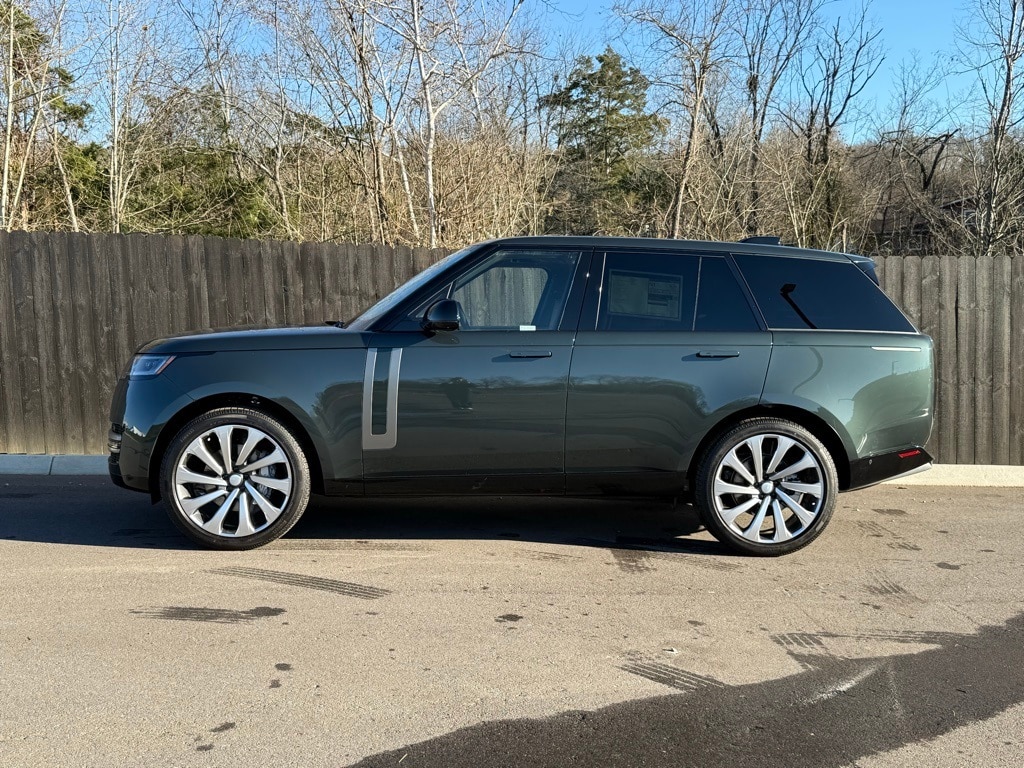 New 2025 Land Rover Range Rover SE SUV