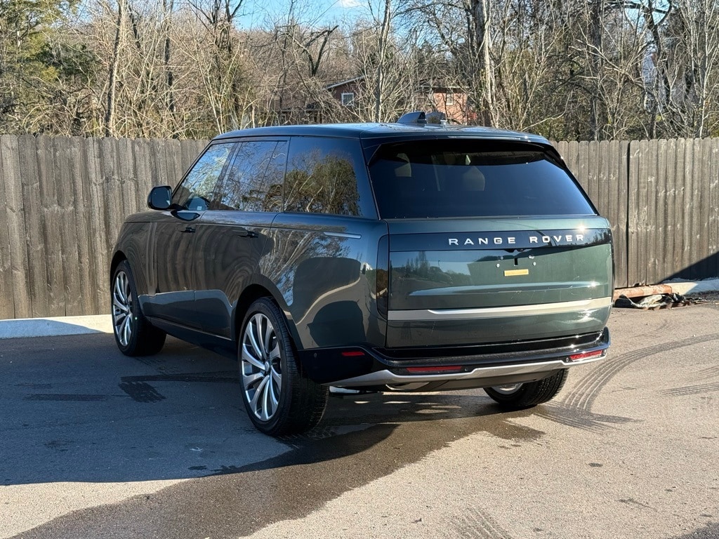 New 2025 Land Rover Range Rover SE SUV