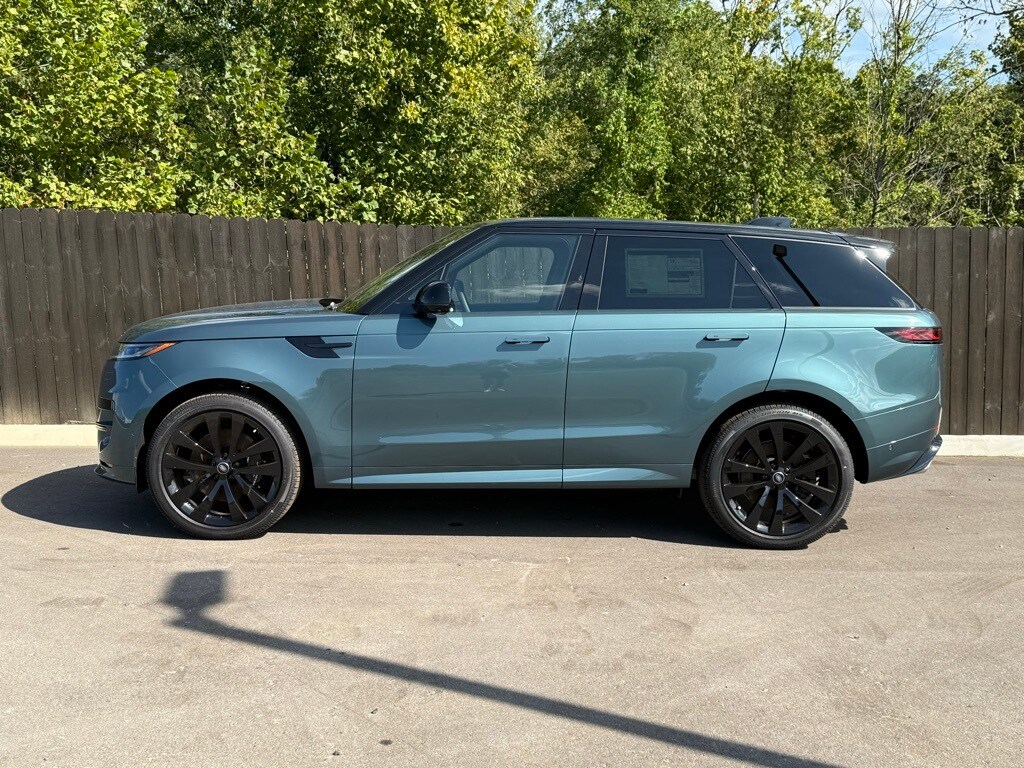 2025 Land Rover Range Rover Sport SE photo 2