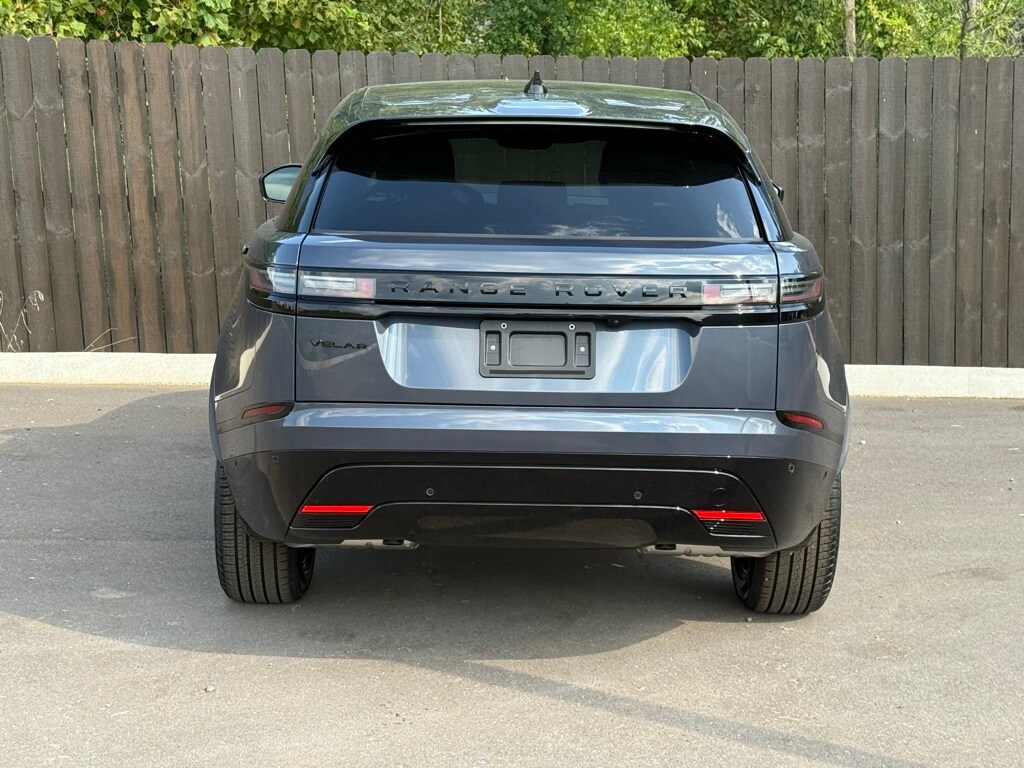 2026 Land Rover Range Rover Velar P250 Dynamic SE photo 4