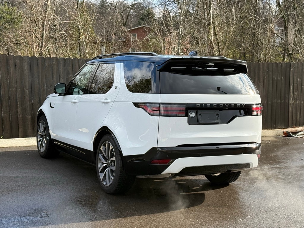Certified 2025 Land Rover Discovery Dynamic SE SUV