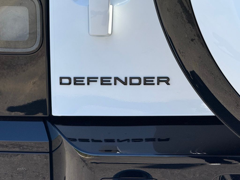 2026 Land Rover Defender X-Dynamic SE - Photo 42