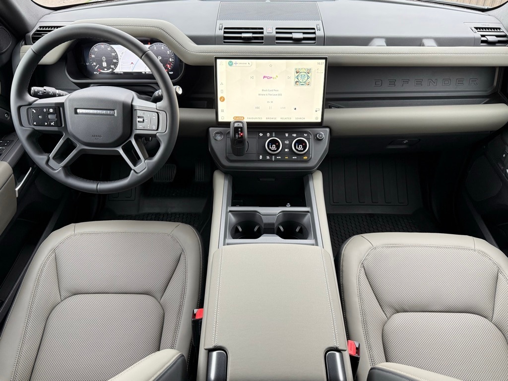 2026 Land Rover Defender X-Dynamic SE - Photo 18