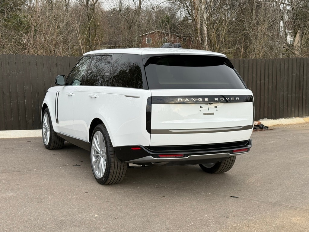New 2025 Land Rover Range Rover SE SUV