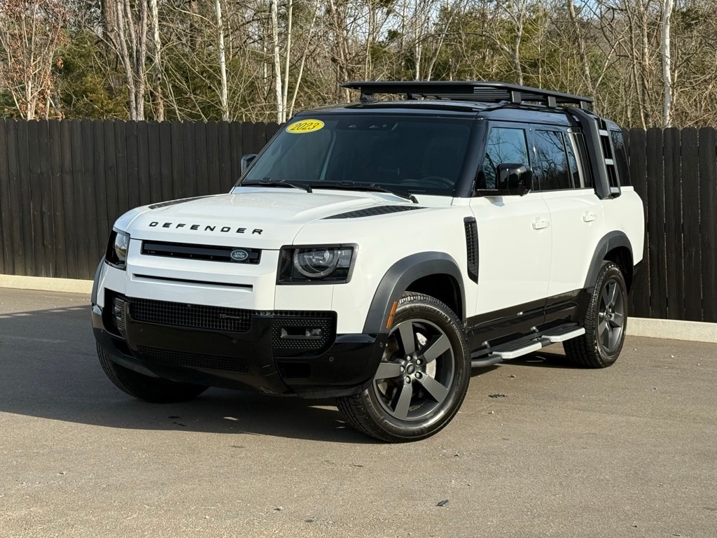 2023 Land Rover Defender X-Dynamic SE's photo