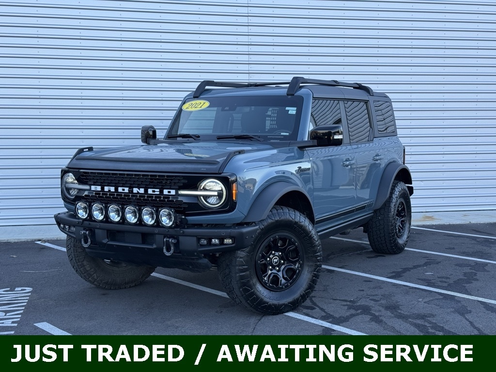 2021 Ford Bronco 4-Door First Edition's photo