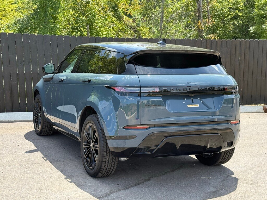 2026 Land Rover Range Rover Evoque Dynamic SE photo 3