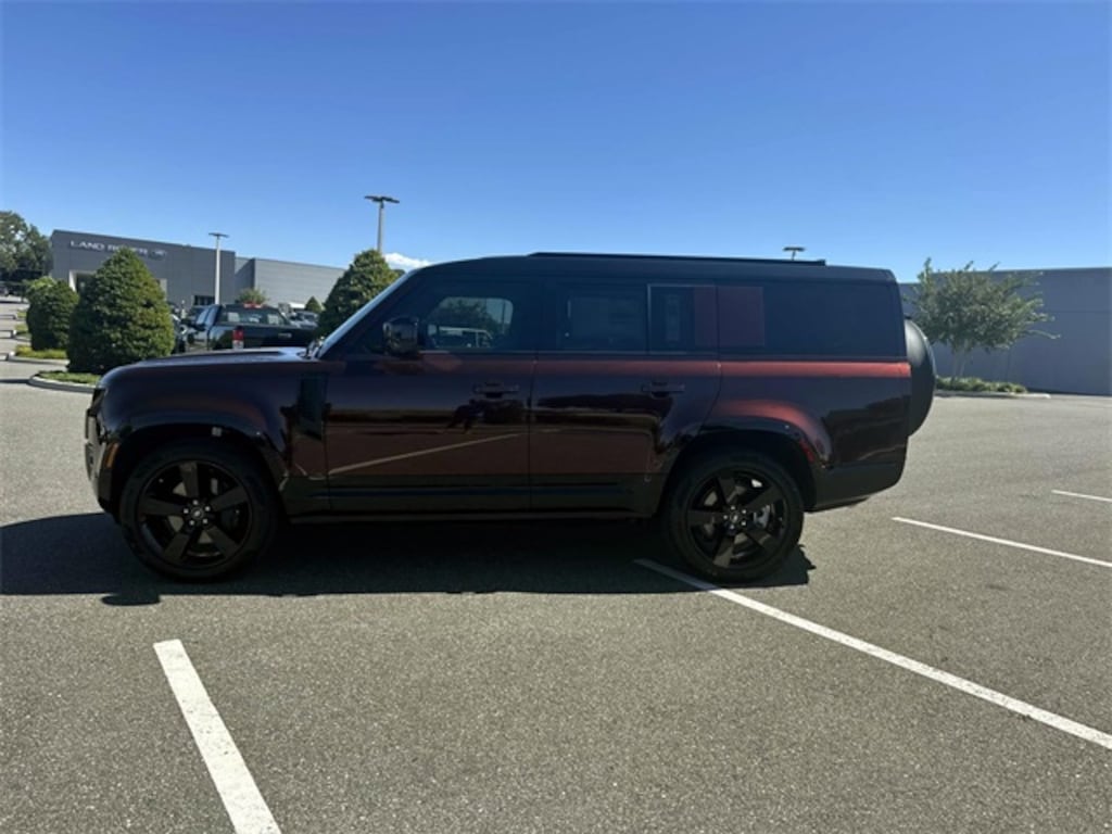 New 2025 Land Rover Defender 130 X-Dynamic SE SUV