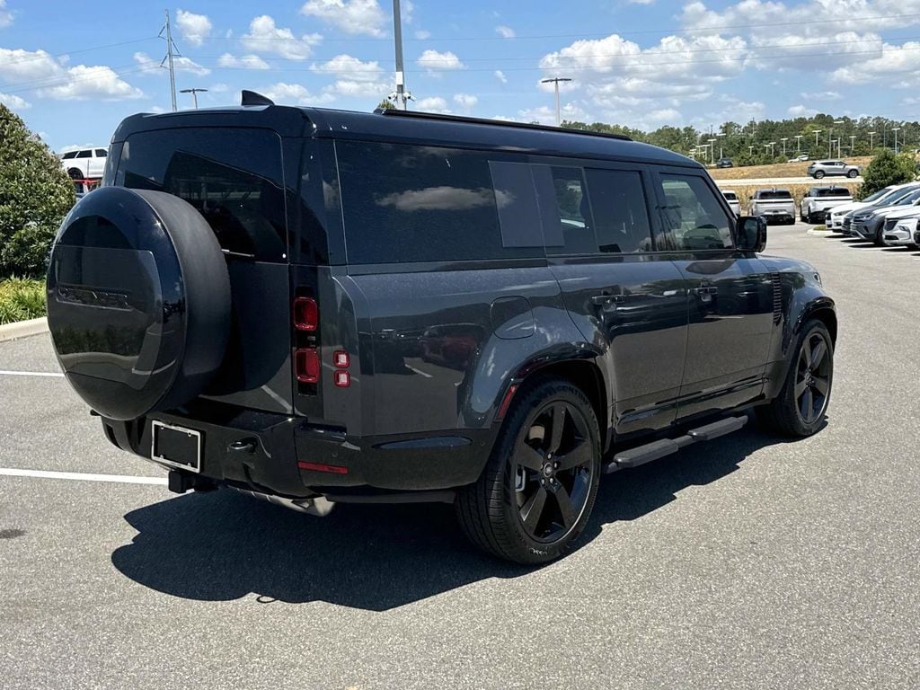 2025 Land Rover Defender X-Dynamic SE - Photo 6