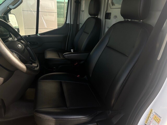 2022 Ford Transit photo 2
