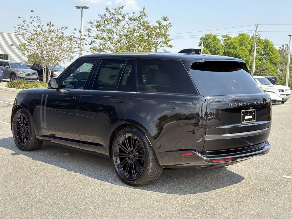 New 2026 Land Rover Range Rover P400 SE SUV