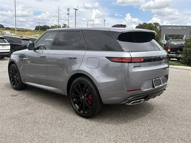 2025 Land Rover Range Rover Sport SE photo 4