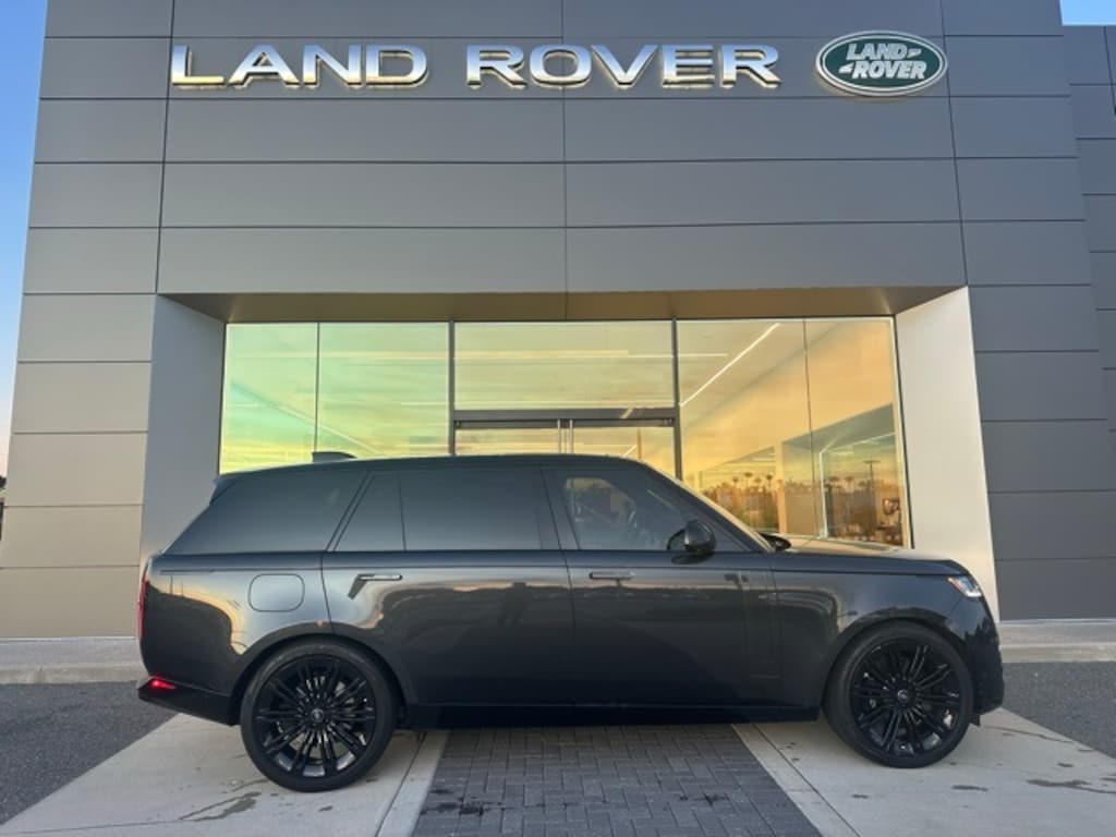 Used 2023 Land Rover Range Rover SE SUV