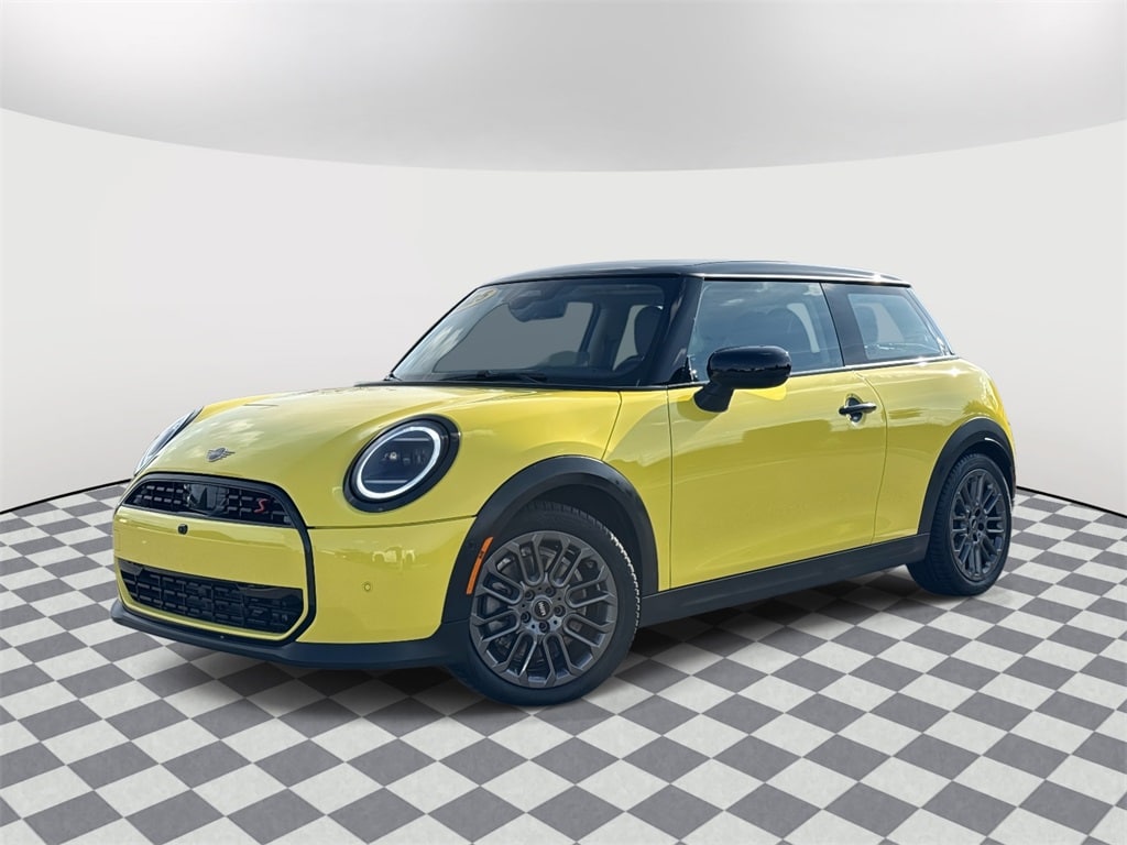 2025 MINI Hardtop 2 Door S's photo