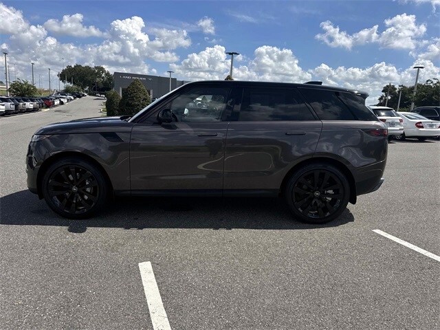 2025 Land Rover Range Rover Sport SE photo 2