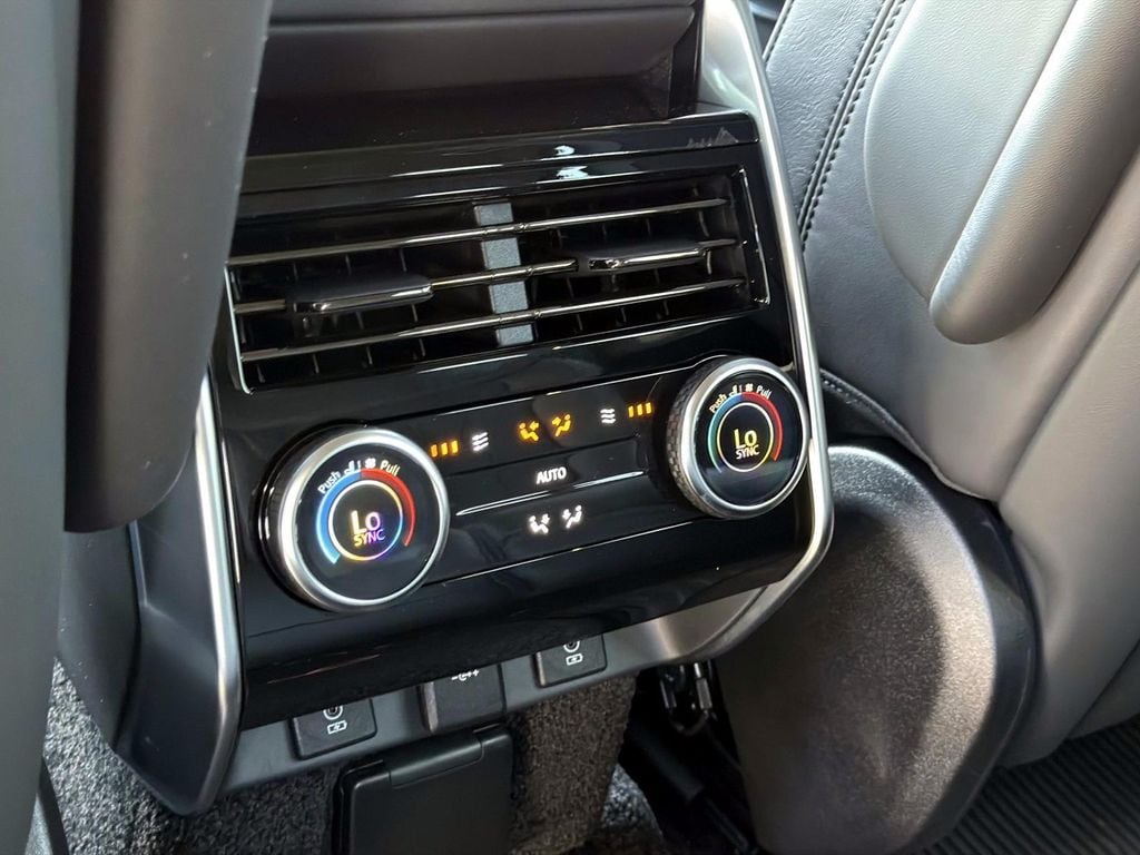 2026 Land Rover Range Rover SE - Photo 15