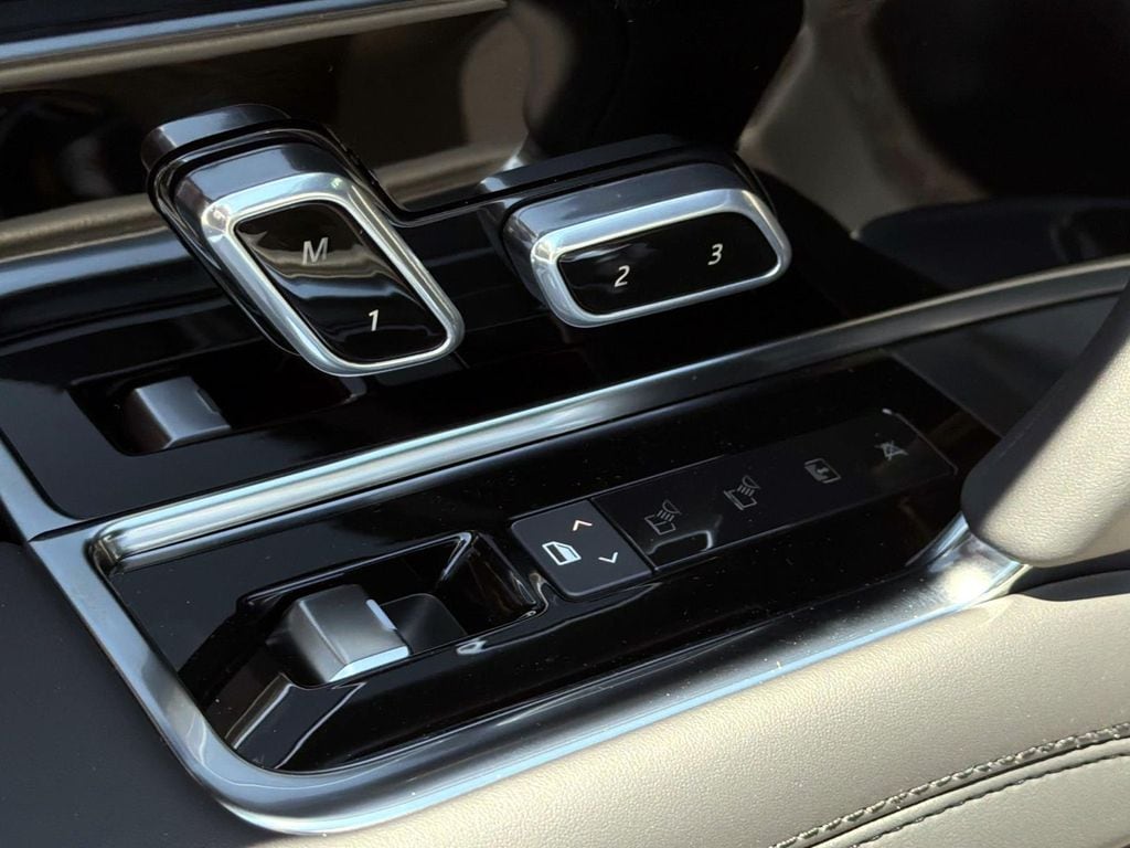 2026 Land Rover Range Rover SE - Photo 12