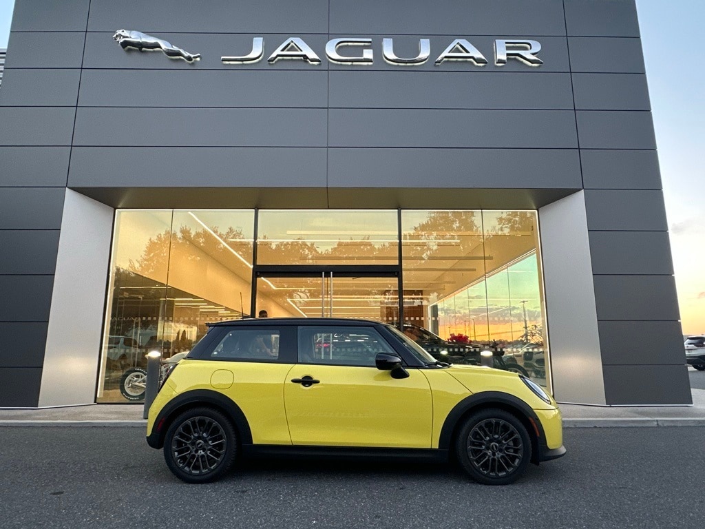2025 MINI Hardtop 2 Door S's photo