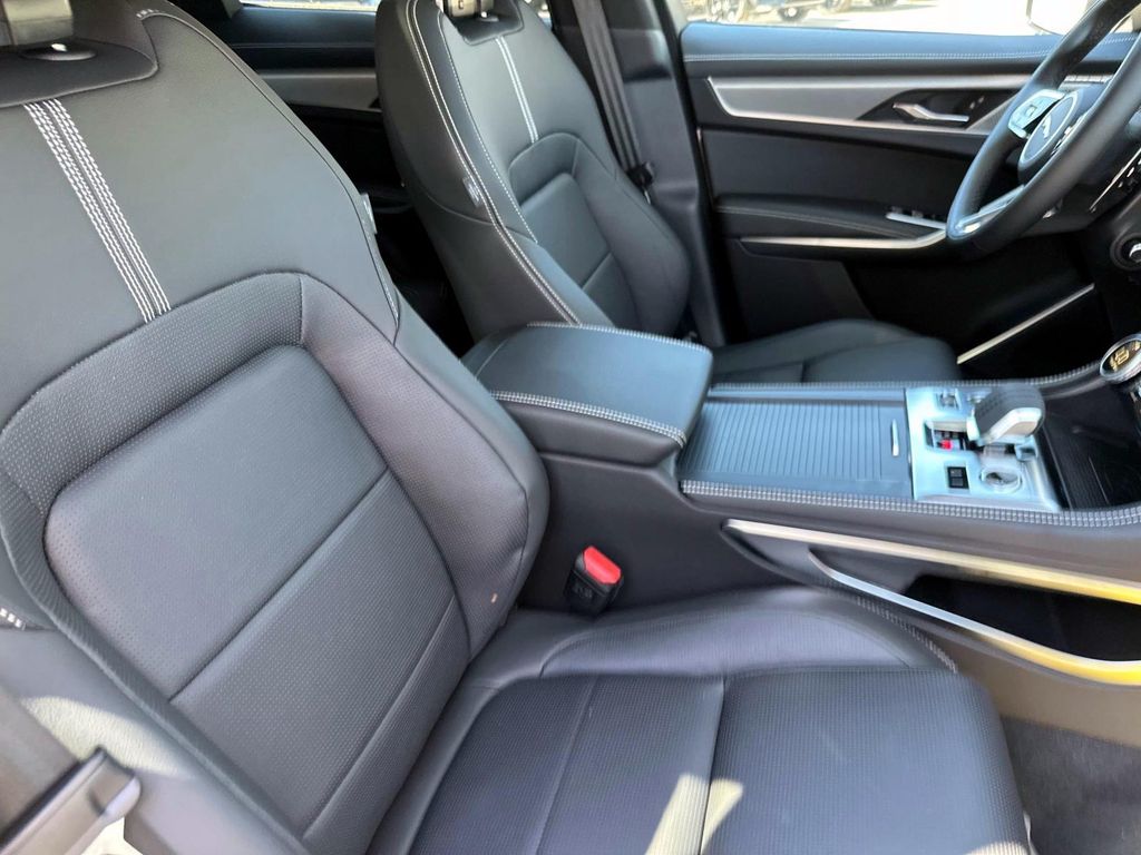 2026 Jaguar F-Pace R-Dynamic S - Photo 9