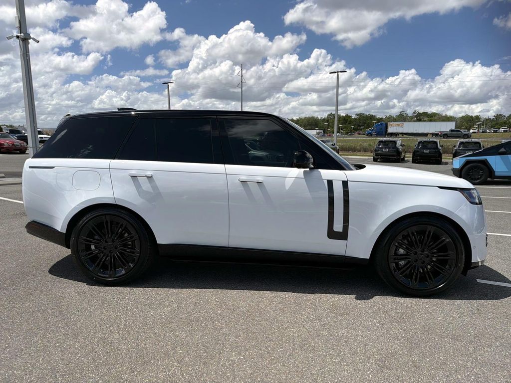 2026 Land Rover Range Rover SE - Photo 6