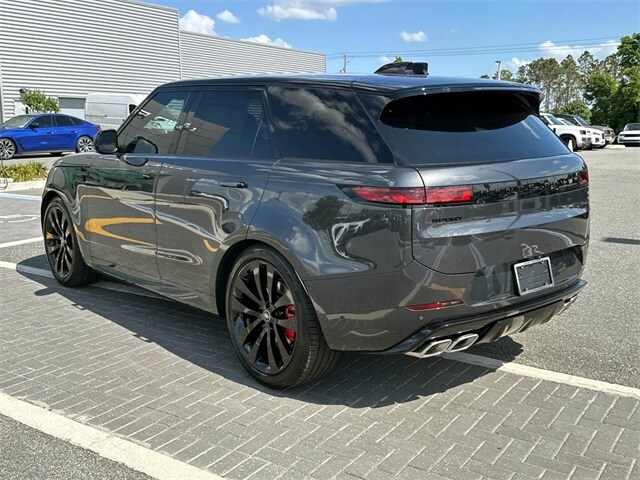 2025 Land Rover Range Rover Sport SE photo 3