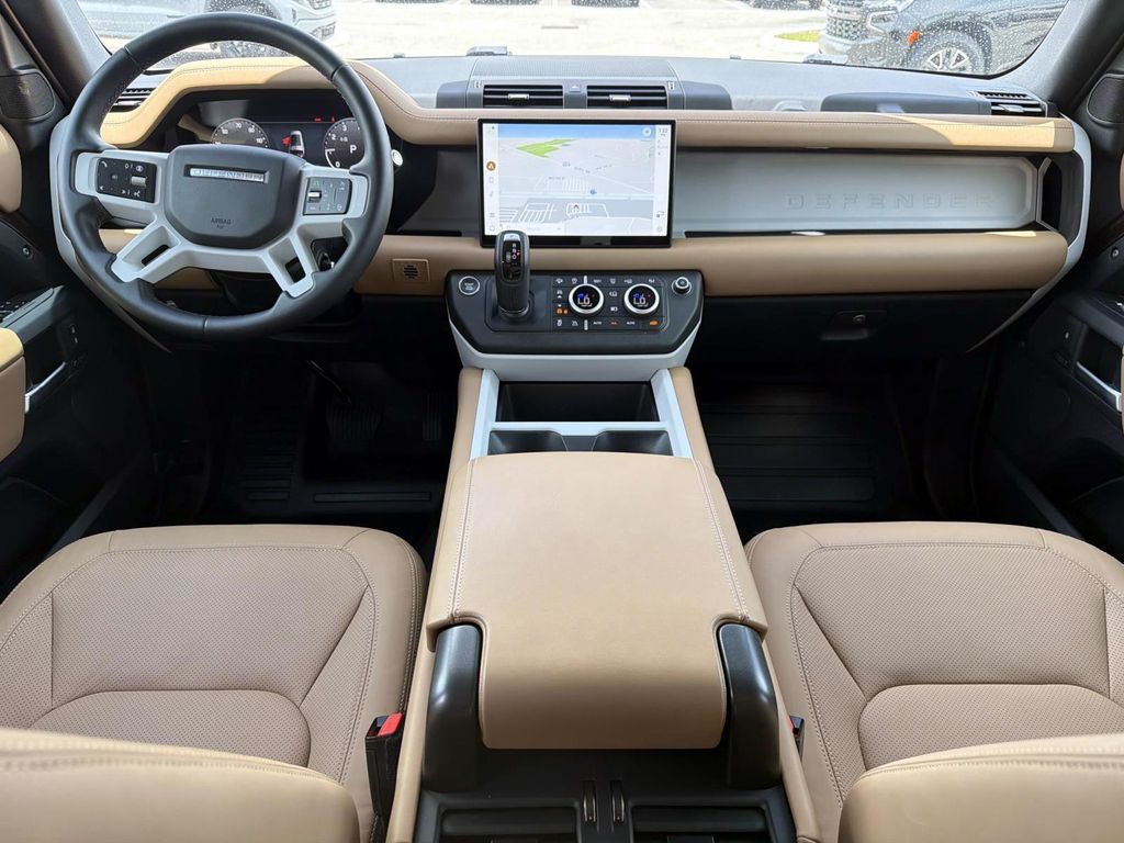 2025 Land Rover Defender X-Dynamic SE - Photo 13