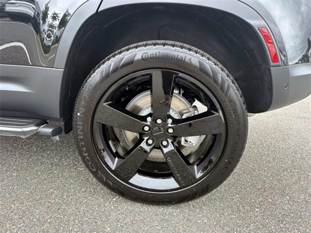 New 2026 Land Rover Defender 110 S 300PS SUV