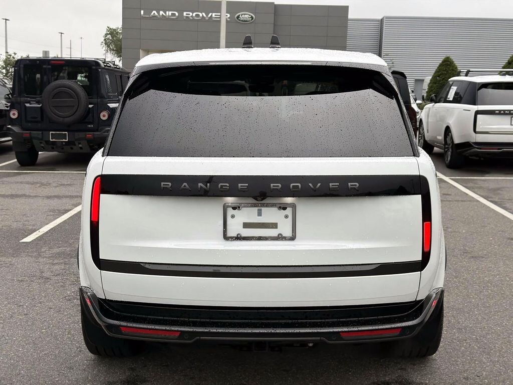 Used 2025 Land Rover Range Rover SE SUV