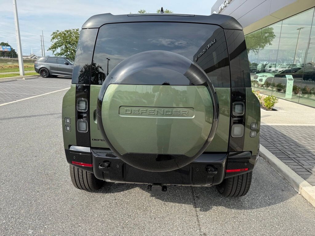 New 2026 Land Rover Defender 110 X-Dynamic SE SUV