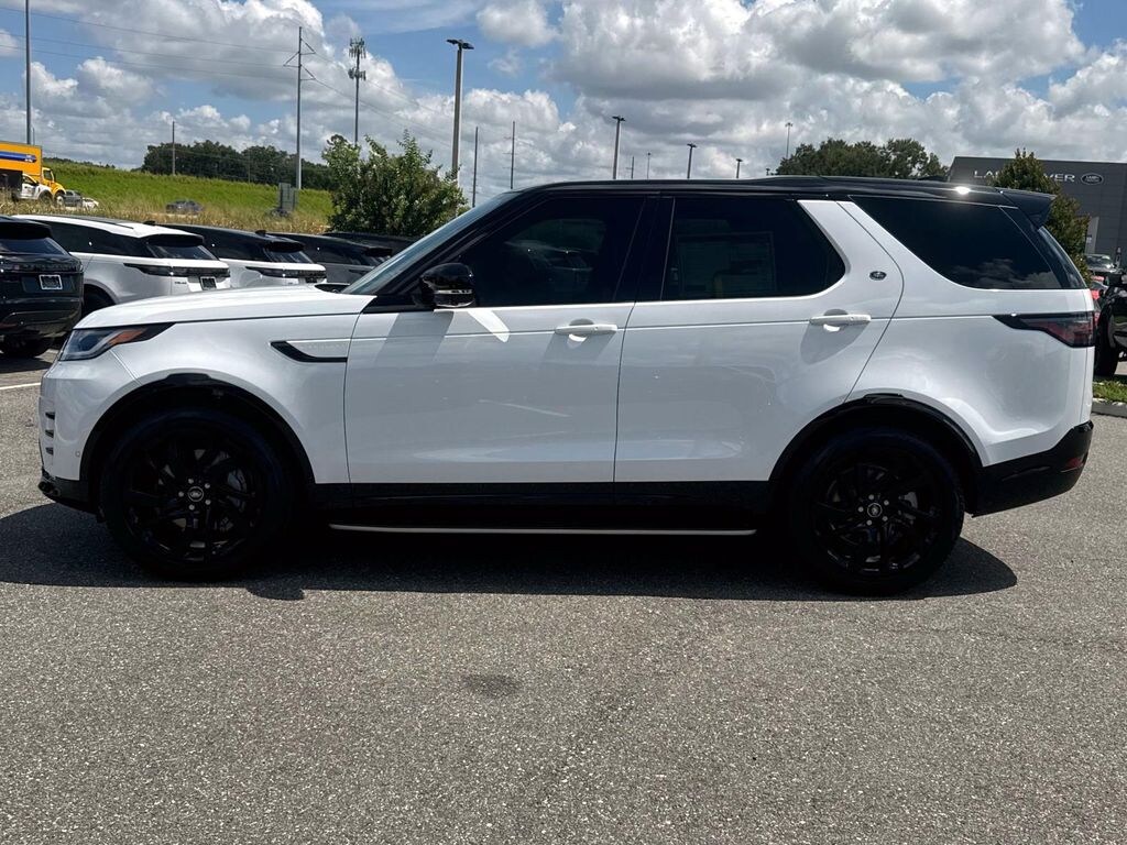 New 2025 Land Rover Discovery P300 Dynamic SE SUV