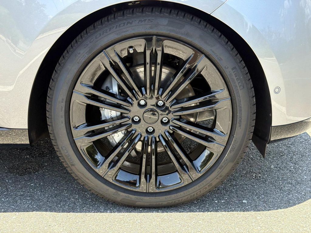 2026 Land Rover Range Rover SE - Photo 9