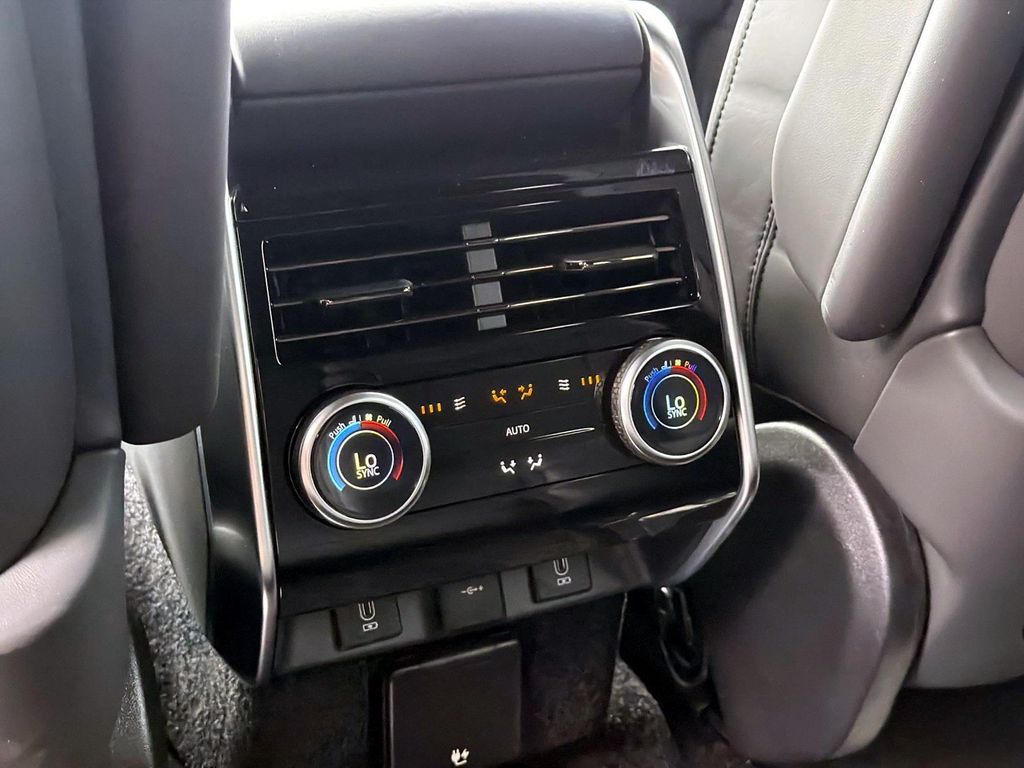 2026 Land Rover Range Rover SE - Photo 15