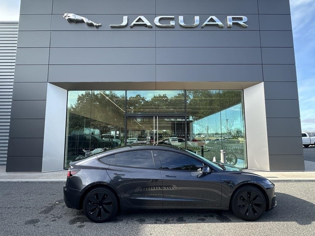 2025 Tesla Model 3 Performance's photo