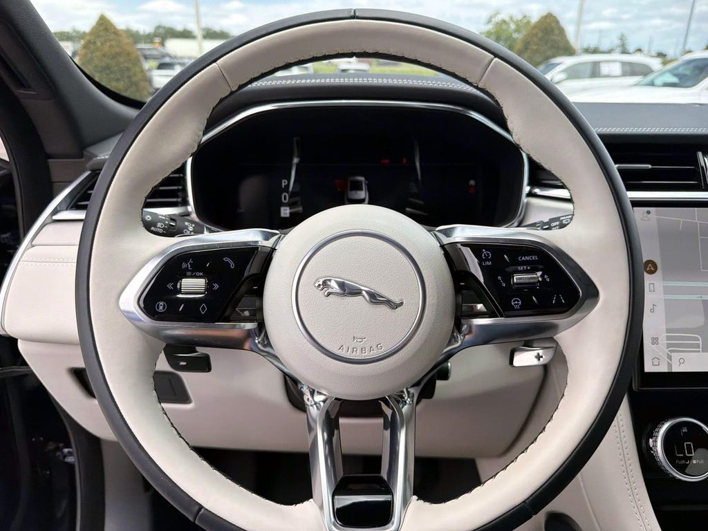 2026 Jaguar F-Pace R-Dynamic S - Photo 25