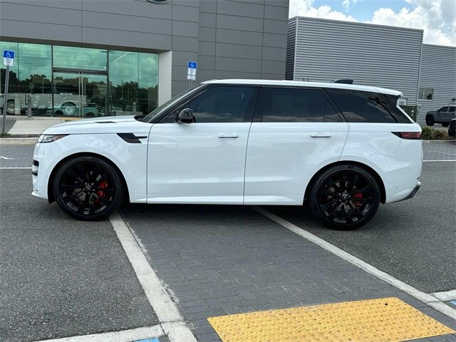 2025 Land Rover Range Rover Sport SE photo 2