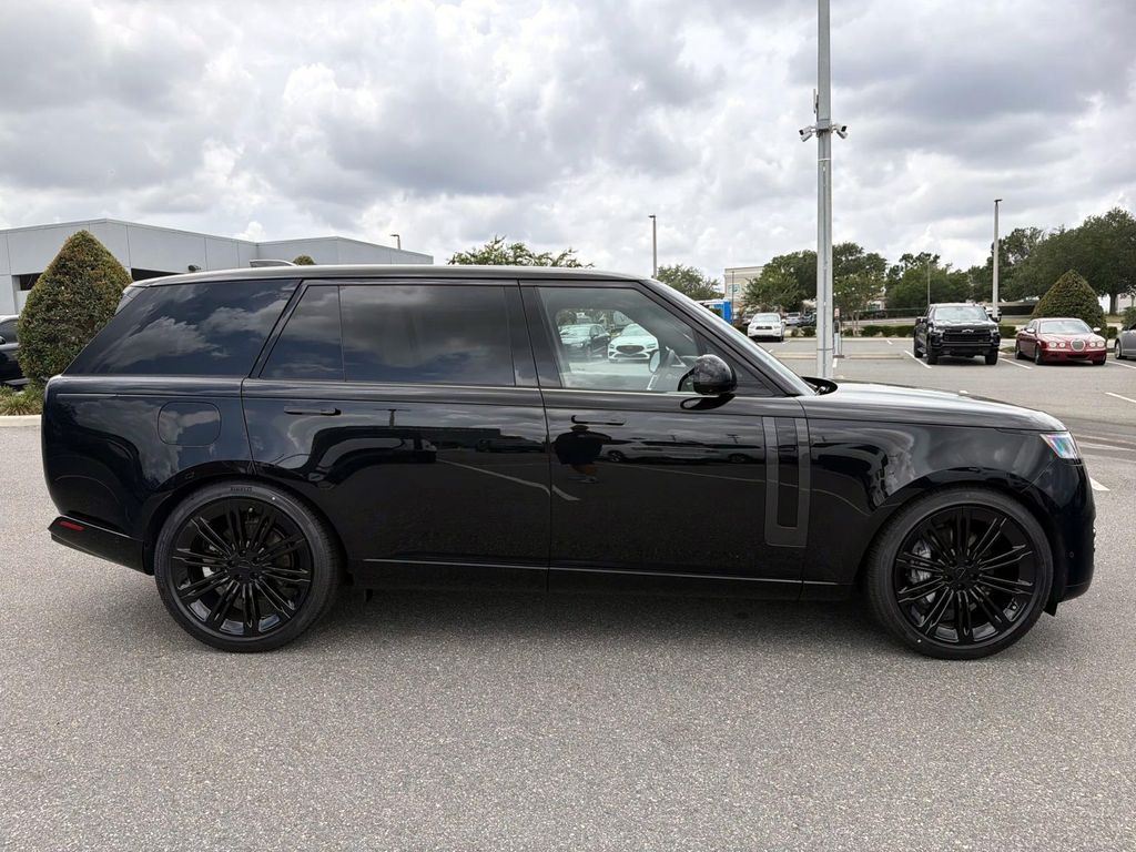 2026 Land Rover Range Rover SE - Photo 6