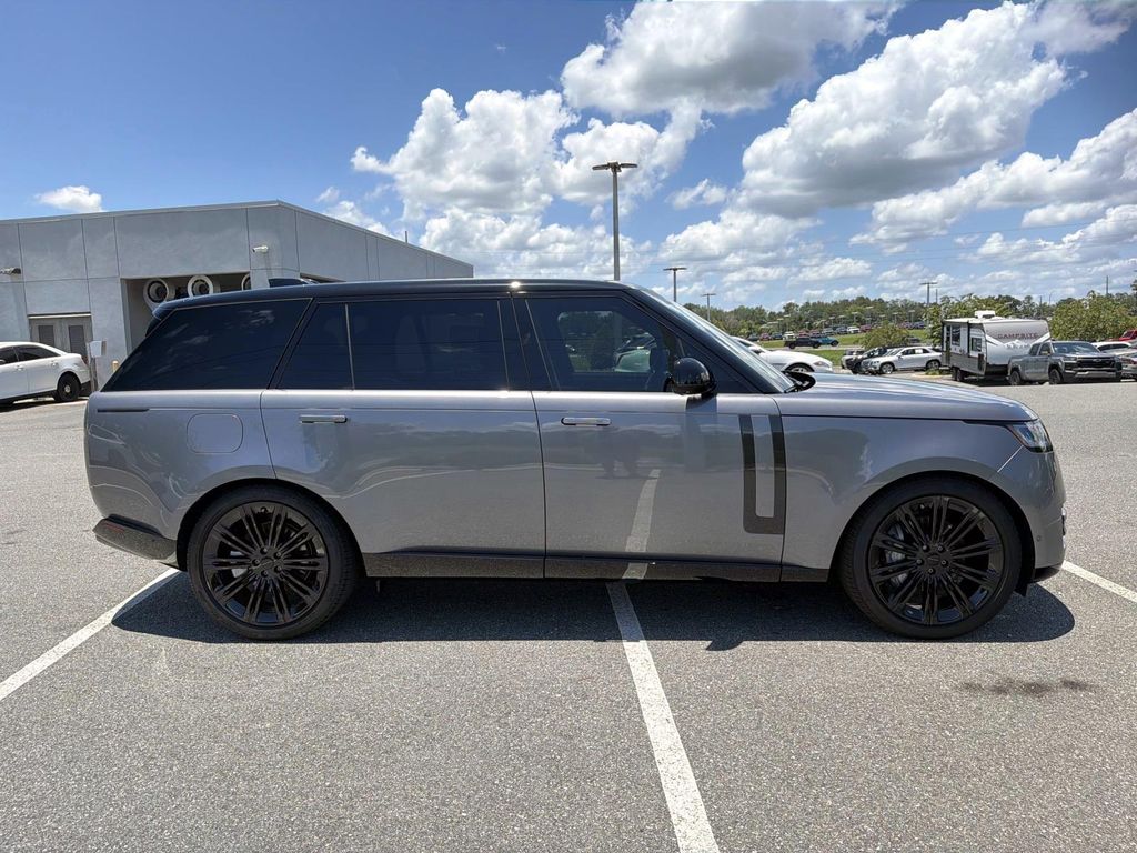 2026 Land Rover Range Rover SE - Photo 6
