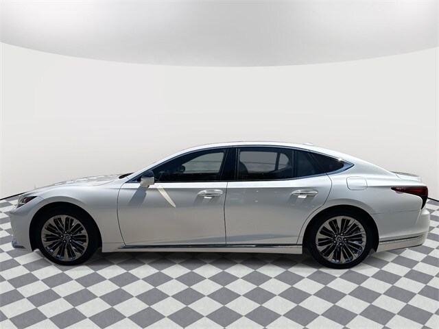 2021 Lexus LS 500 photo 2