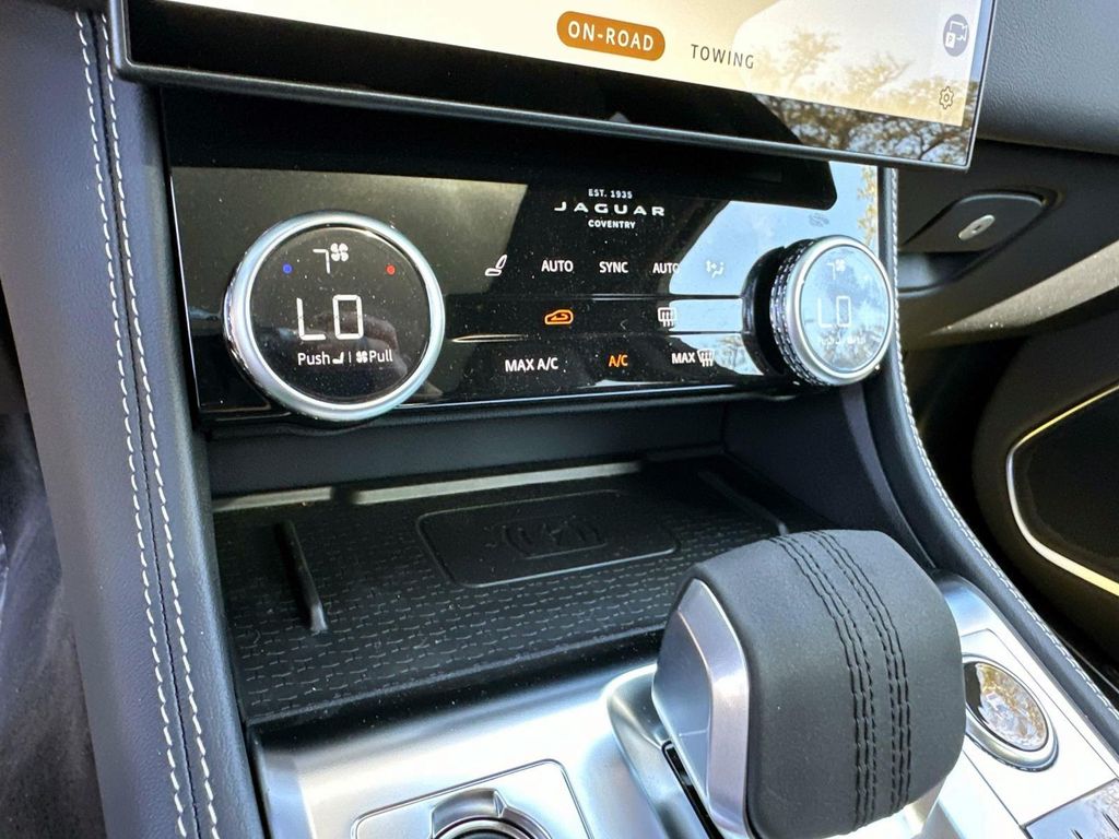 2026 Jaguar F-Pace R-Dynamic S - Photo 23