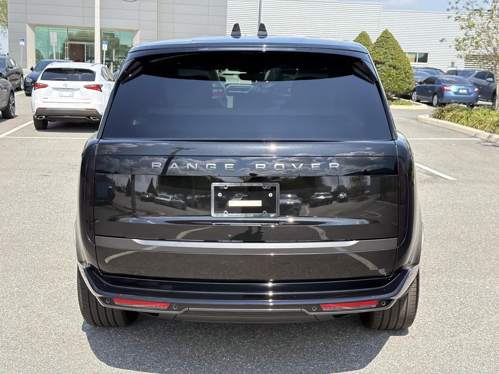 New 2026 Land Rover Range Rover P400 SE SUV