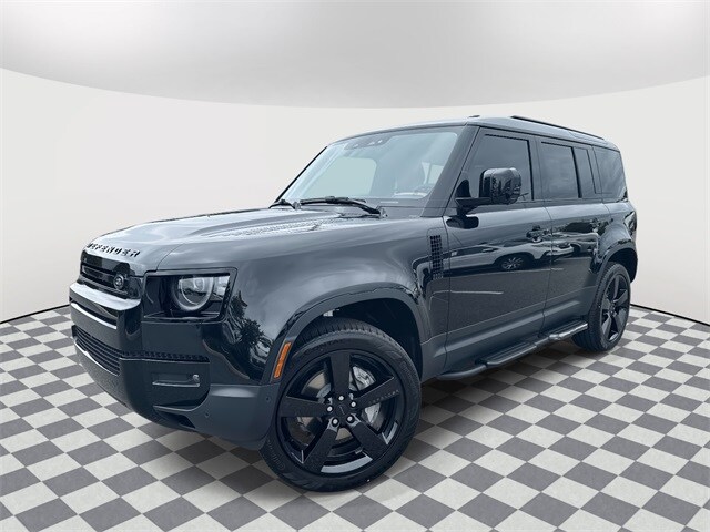 2026 Land Rover Defender S's photo