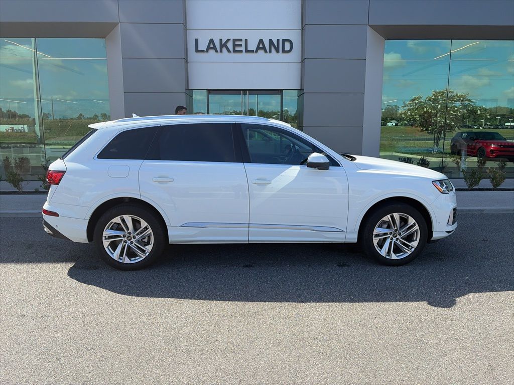 2023 Audi Q7 45 Premium quattro Tiptronic's photo