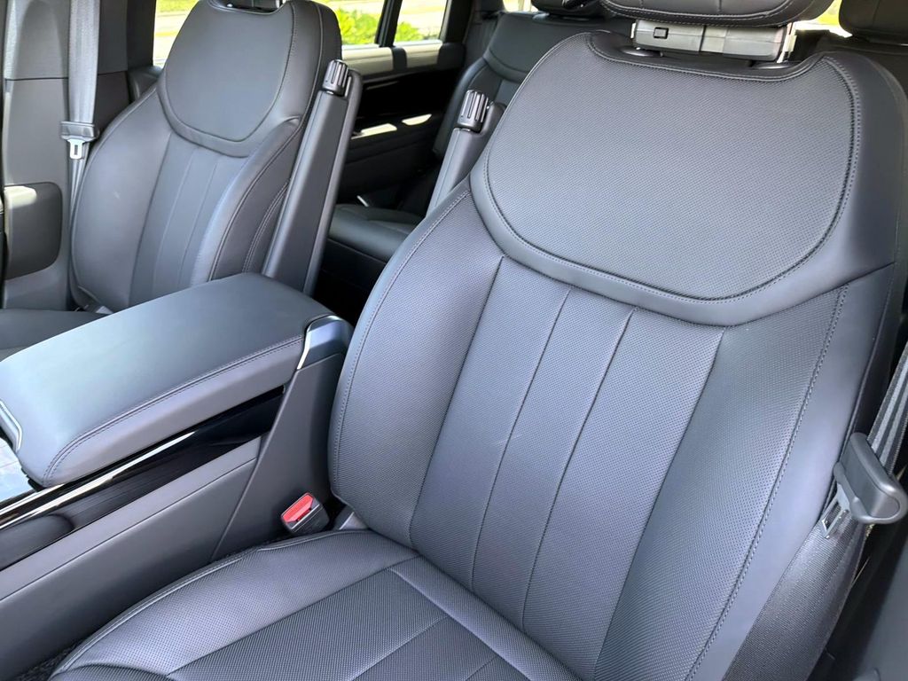 2026 Land Rover Range Rover SE - Photo 19