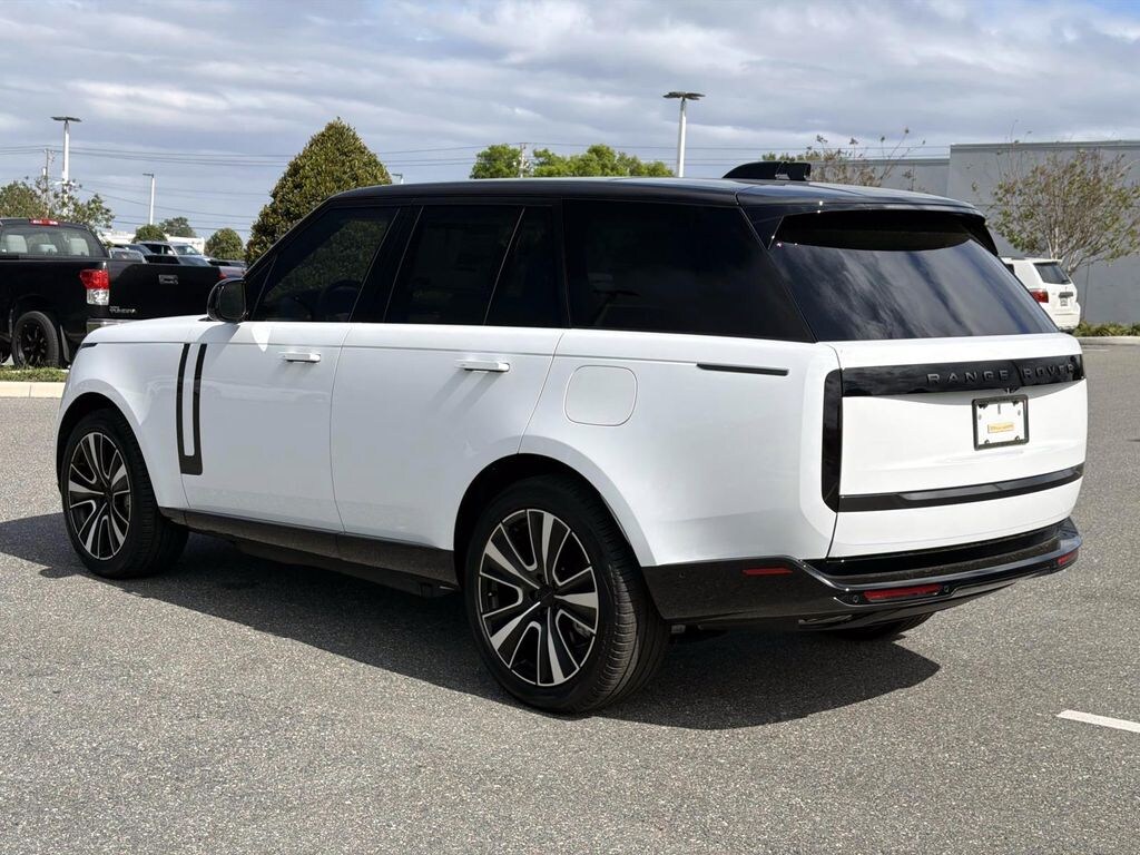 New 2026 Land Rover Range Rover P550e SE SUV